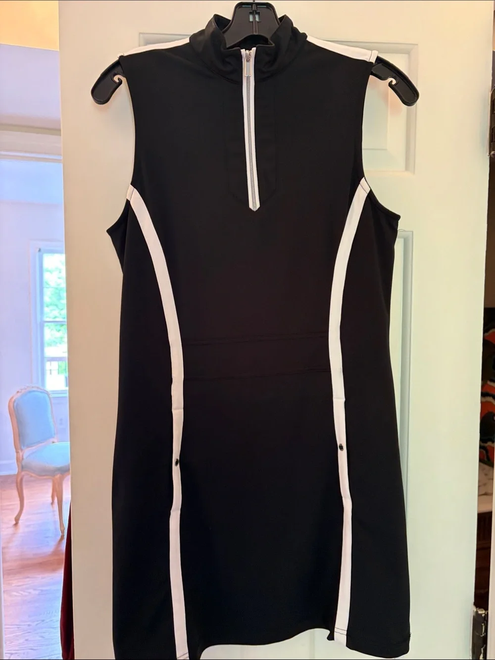 Tail XS Black Golf Dress with White Contrast Piping - Picture 7 of 9